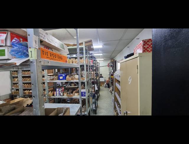 600M² WAREHOUSE FOR SALE IN KRUGERSDORP CENTRAL